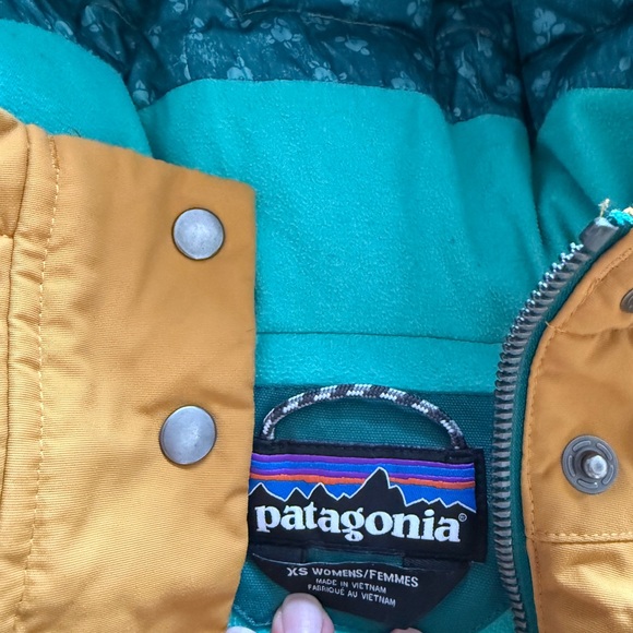 Womens Patagonia Green/teal and Yellow Puffer Vest - Picture 5 of 7